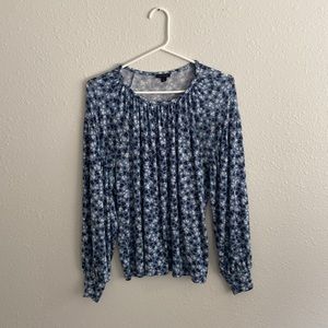 Ann Taylor blue tones floral blouse Size Small